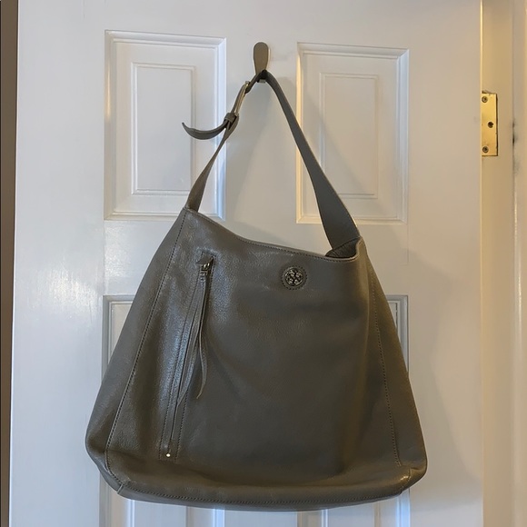 Tory Burch Handbags - 🎉President’s Day Sale!!🎉.Tory Burch leather hobo